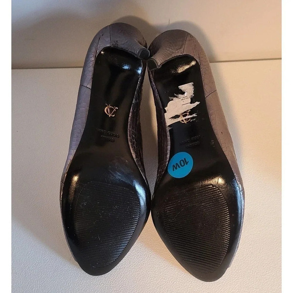 VINCE CAMUTO SIGNATURE RONAN PLUNGE BOOTIES HEELS SNAKESKIN EMB SILVER SZ 10 - Picture 8 of 11